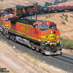BNSF 4788 east at tunnel 2