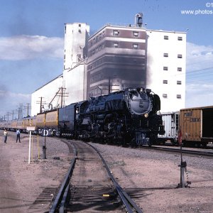 Union Pacific 3985 is southbound at Commerce City, CO