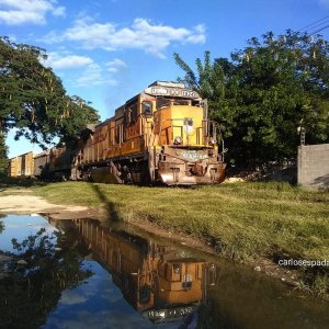 Ferrocarril de Carga ex UP B40-8 #1824 & *#1883