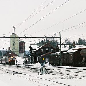 Train arrives from Oslo