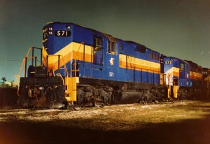 SGLR GP-9s and GP-10 Night-.jpg