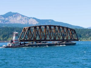 At Cascade Locks-04.jpg