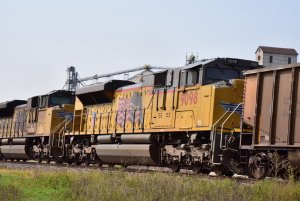 UP 9098_092420.JPG