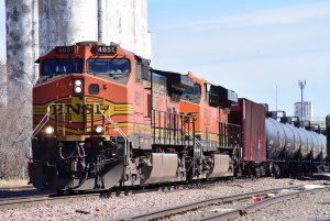 BNSF 4651 Fremont_031121.JPG