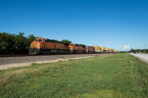 BNSF 5602 (Custom-Small).jpg