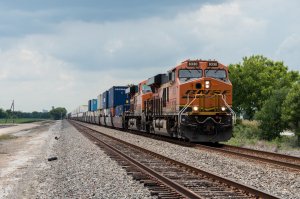 BNSF 8330 3 (Custom-Small).jpg