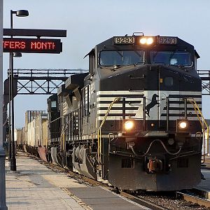 NS 9293 at Joliet