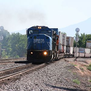 Used to be a Conrail 6722 inbound off the Clovis Sub.