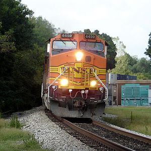 BNSF rounding the curve in Stevenson
