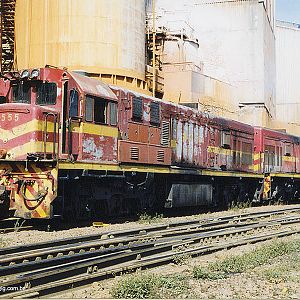 Locomotives in Mayrink 33