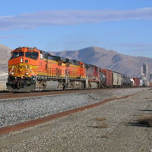 BNSF 4138 - Tehachapi CA