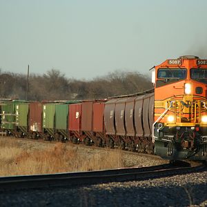 BNSF 5087 pulling Grain