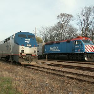 Metra meeting Amtrak