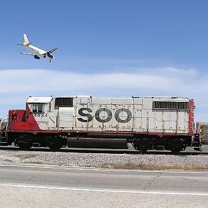 SOO 4424 sits at Bensenville