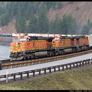 BNSF in Columbia River Gorge