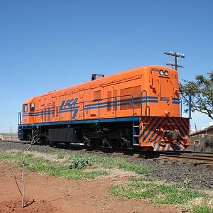 Orange FCA 3856