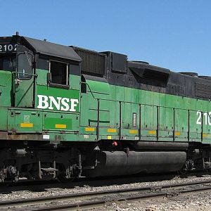 BNSF 2102 With Safety Rail Car