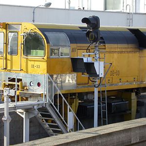 Tokyo monorail DE-33