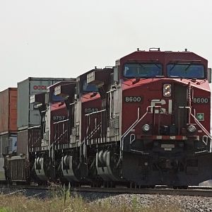 CP #8600 gets ready to stop for crew change