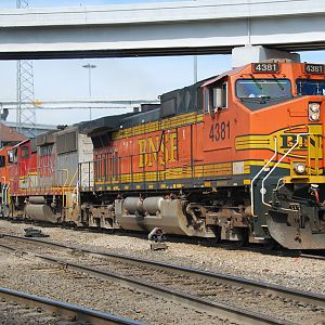 BNSF 4381 passes Tower 55