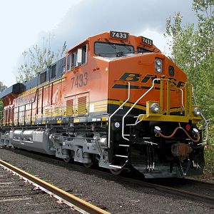 NEW BNSF GE at Erie PA.