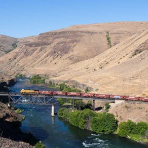 Oregon Trunk Noth Twin Bridges.jpg
