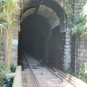 Tunnel 12