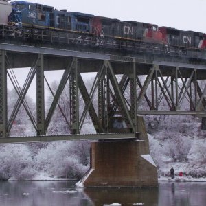 CN 347 & two fisherman 24-12-15