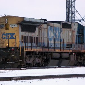 CSX 7583 C40-8