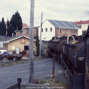 Shunting Shell Lgo 22 aug 1989.JPG