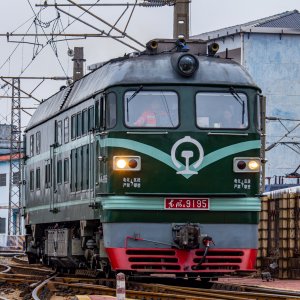 China Railway DF4-9195.jpg