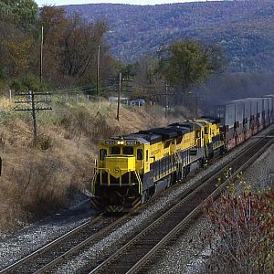 NYSW stack train on the Southern Tier line