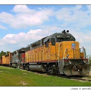 GP38-3 on Crestmore Branch
