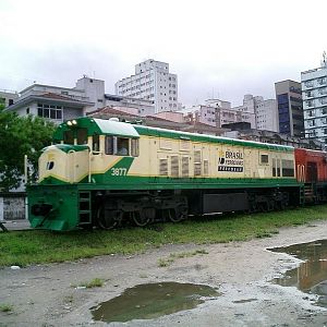 Train in So Vicente