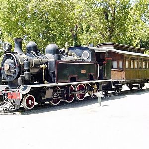 Museo Ferroviario de Santiago: Steam Loco with Car