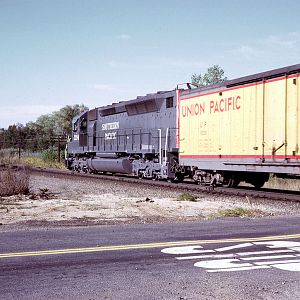 SDP45 with UP wagons