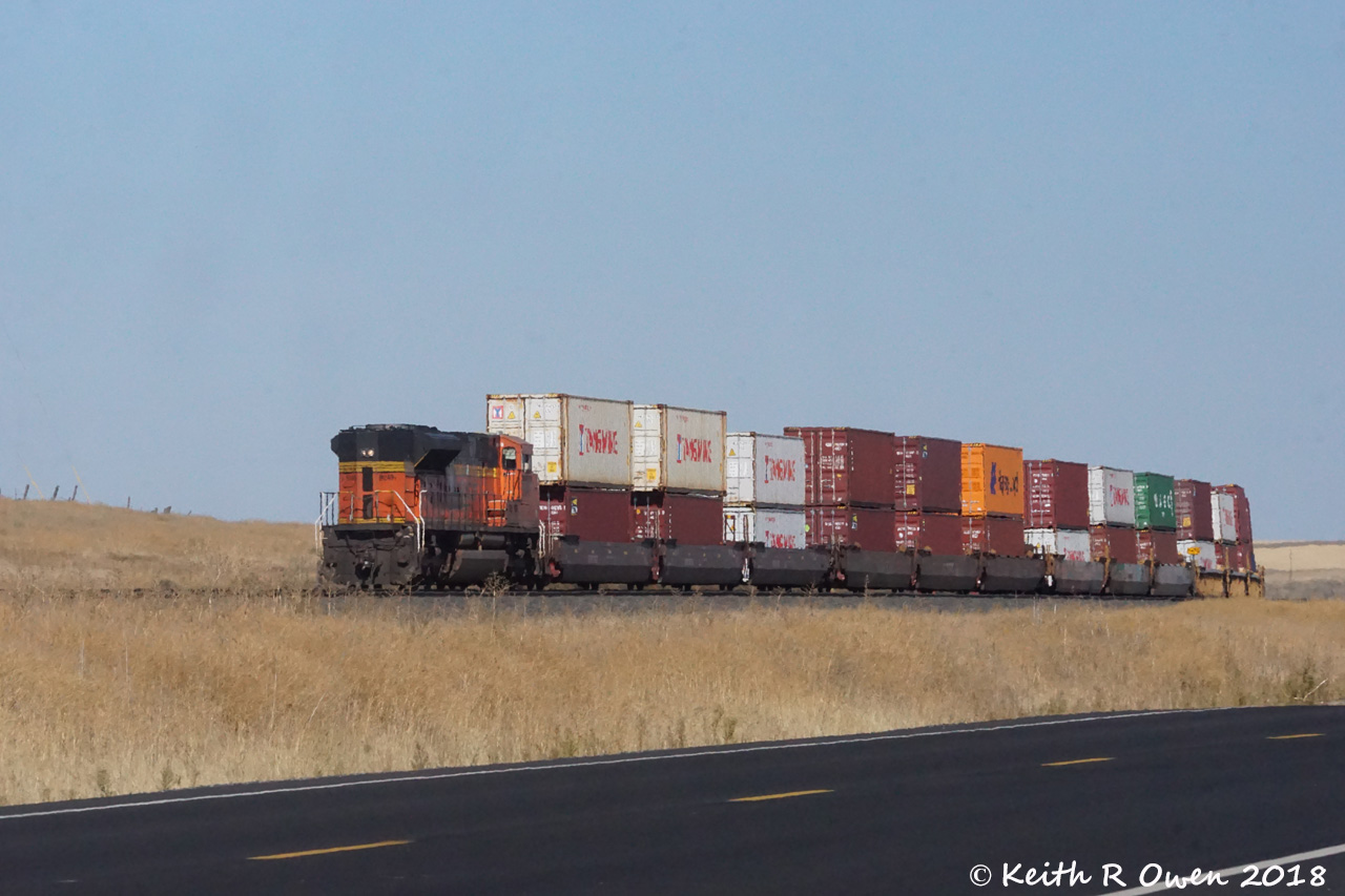 42 BNSF9249EastIntermodalTokio09-28-18.jpg