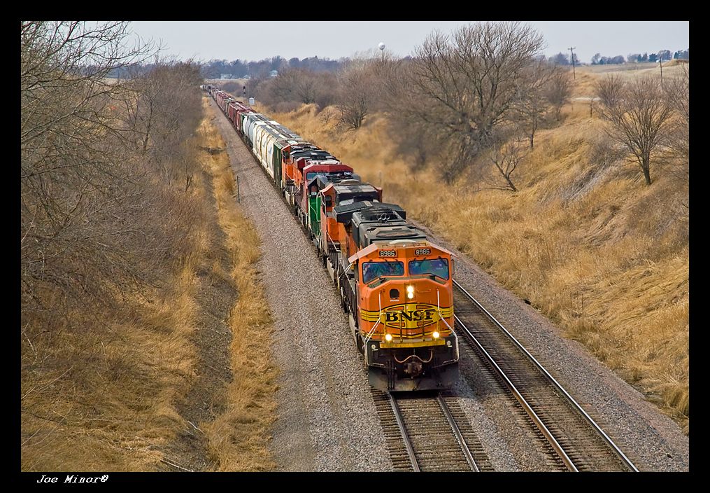 bnsf_sd70mac.jpg