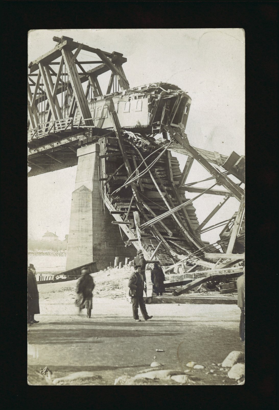 Canadian Northern Railway bridge.jpg