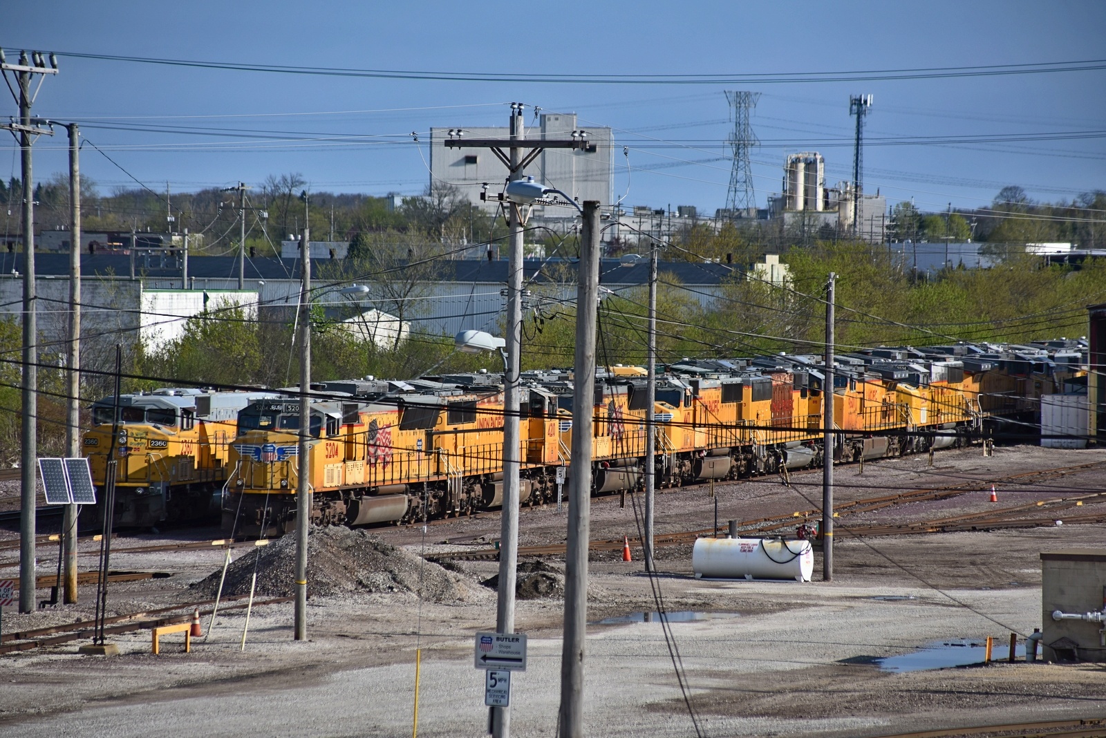 Dead UP Power at Butler Yard - 2.jpg