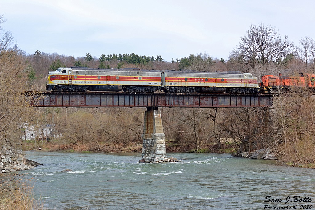 The pair of E8's are seen on the bridge over the Hoosic River at Eagle Bridge, NY on Monday, A...jpg