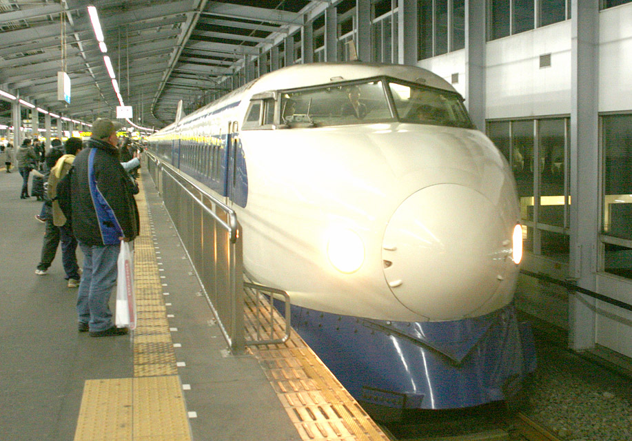 0 Series Shinkansen leaving Kokura