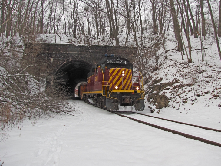 Allegheny Valley #2008 coming through the tunnel in Glenshaw