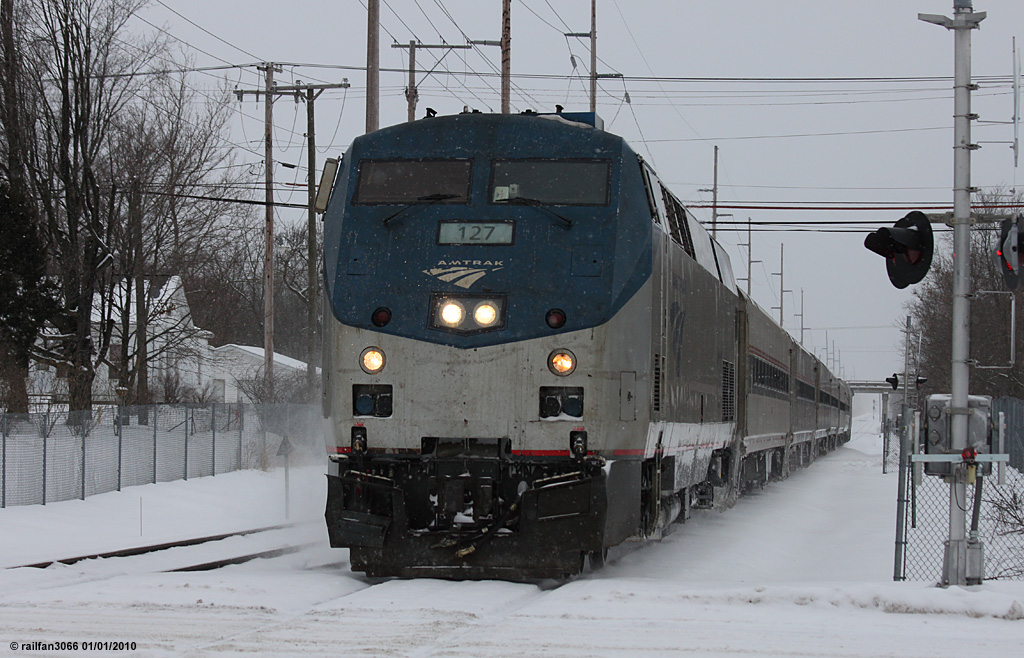 Amtrak 352  takes the siding in Dowagaic