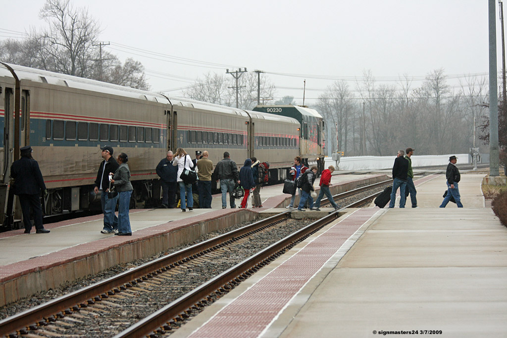 Amtrak 353 stops in Niles, MI with a Cascades as the lead unit
