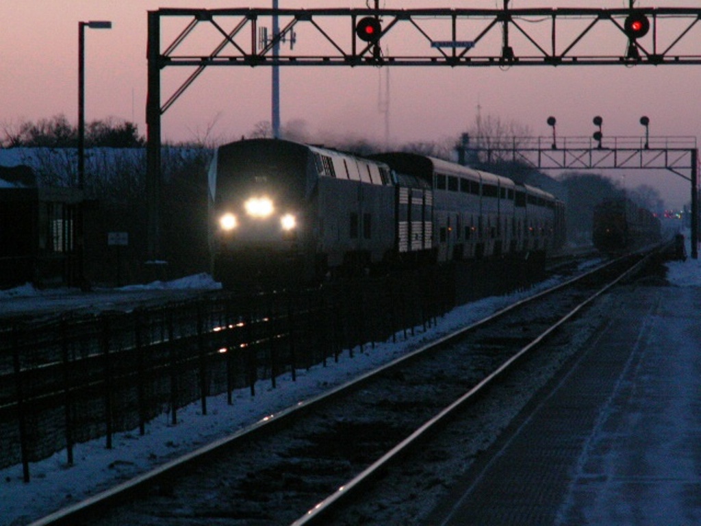 Amtrak 6(DEC19) arriving