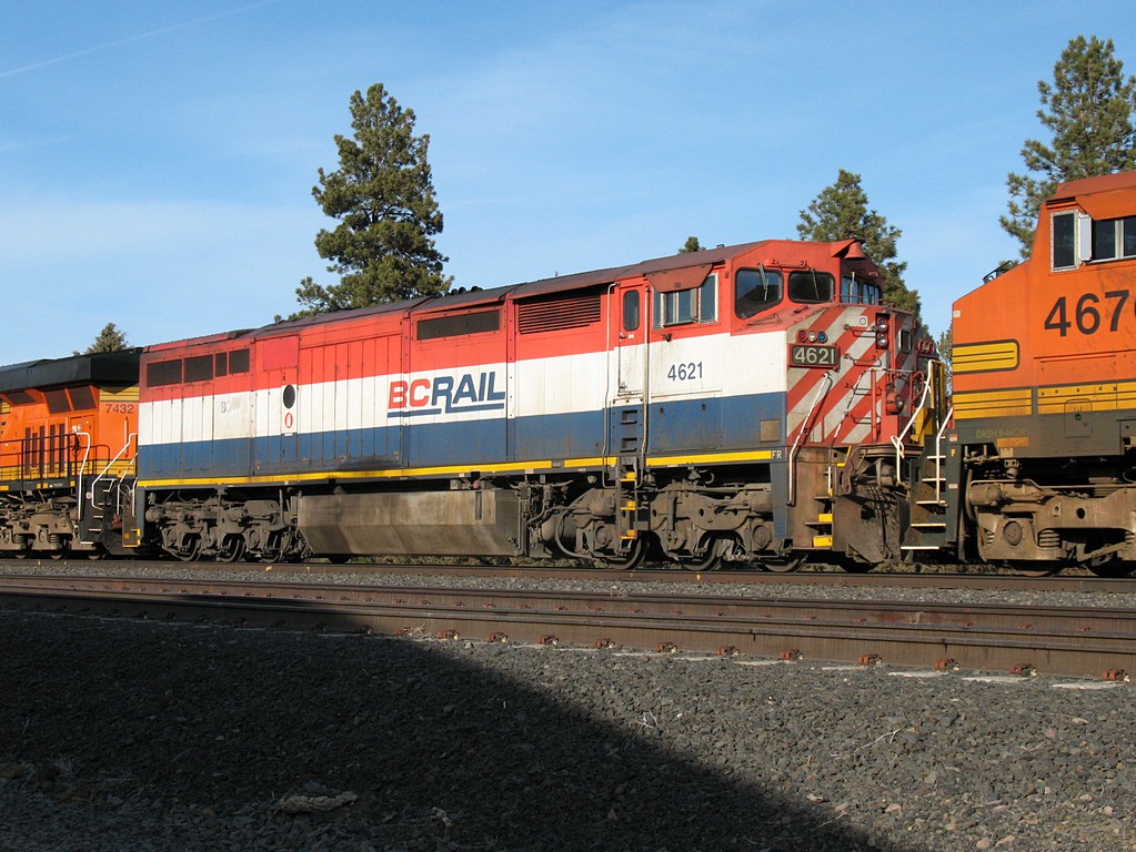BC Rail C40-8M in Cascan