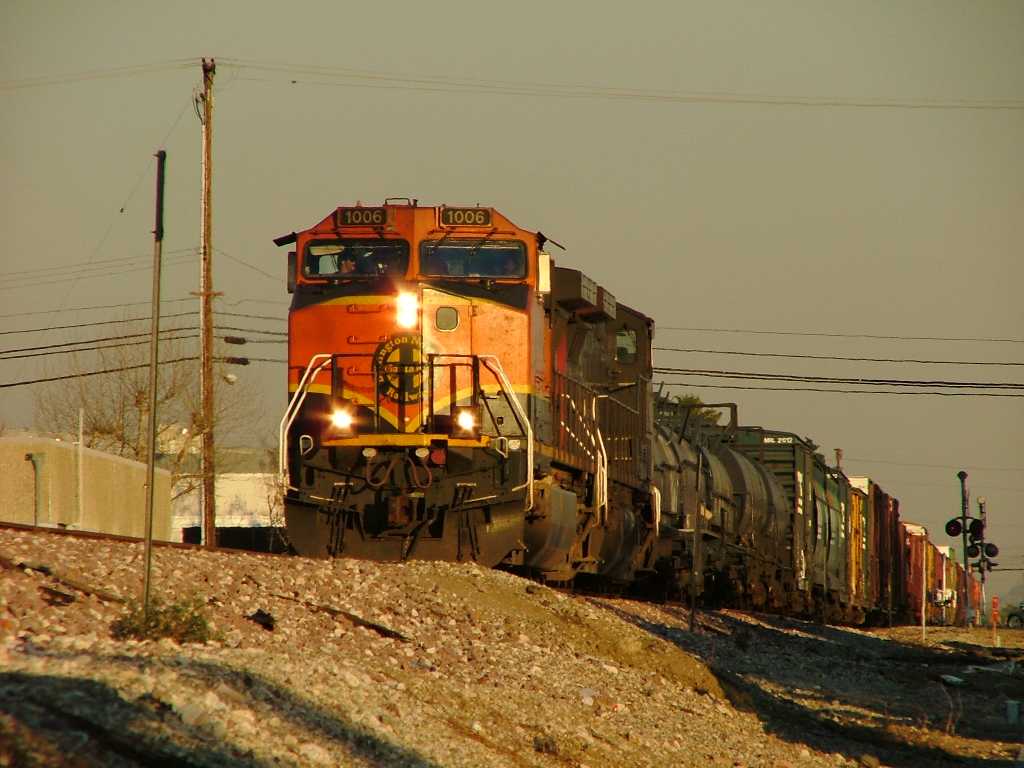 BNSF 1006 leading a DPU manifest train through Fullerton, California