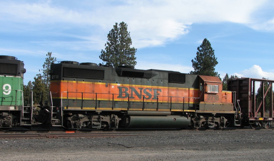 BNSF 2718