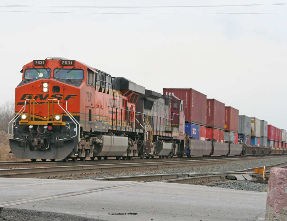 BNSF 7631(ES44DC) at Pine Junction Gary, IN